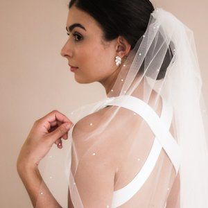 Scattered Pearl Wedding Veil